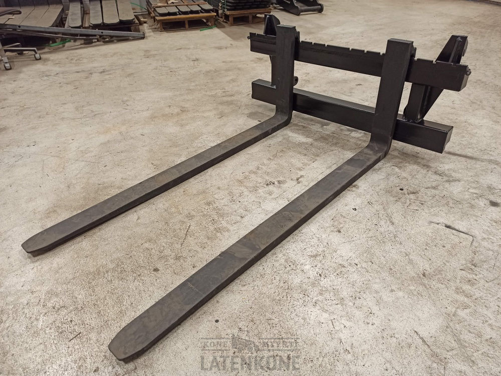 Laten Trukkipiikit 2500kg 1200mm/1500mm 2A Euro - Fourches pour Engins de chantier: photos 3 Laten Trukkipiikit 2500kg 1200mm/1500mm 2A Euro - Fourches pour Engins de chantier: photos 3