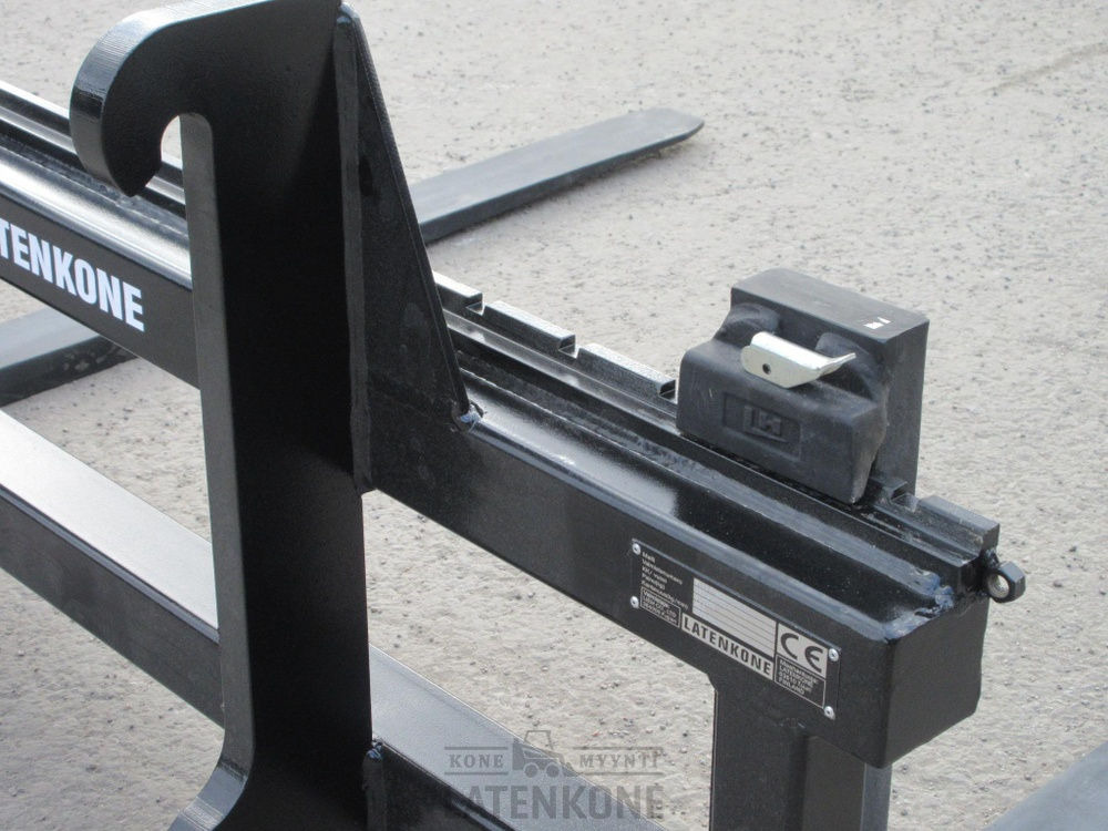 Fourches pour Engins de chantier Laten Trukkipiikit 2500kg 1500mm/1200mm 2A Volvo L20-25