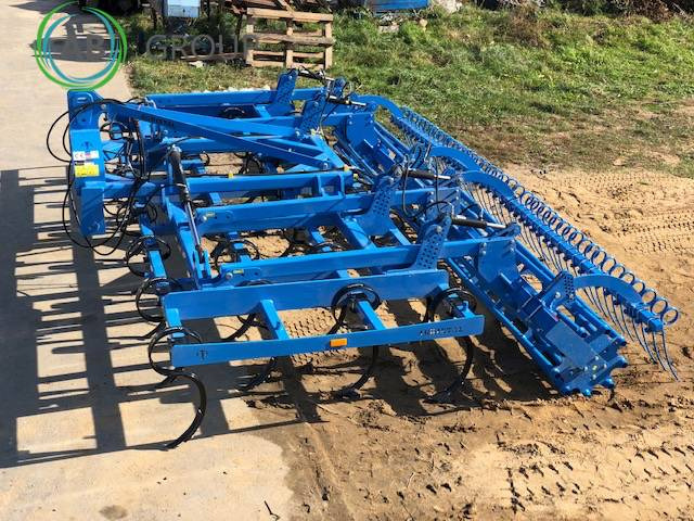 Cultivator and stubble cultivator hydraulically folded 5 m Agristal KUŚ - Outils du sol: photos 4 Cultivator and stubble cultivator hydraulically folded 5 m Agristal KUŚ - Outils du sol: photos 4