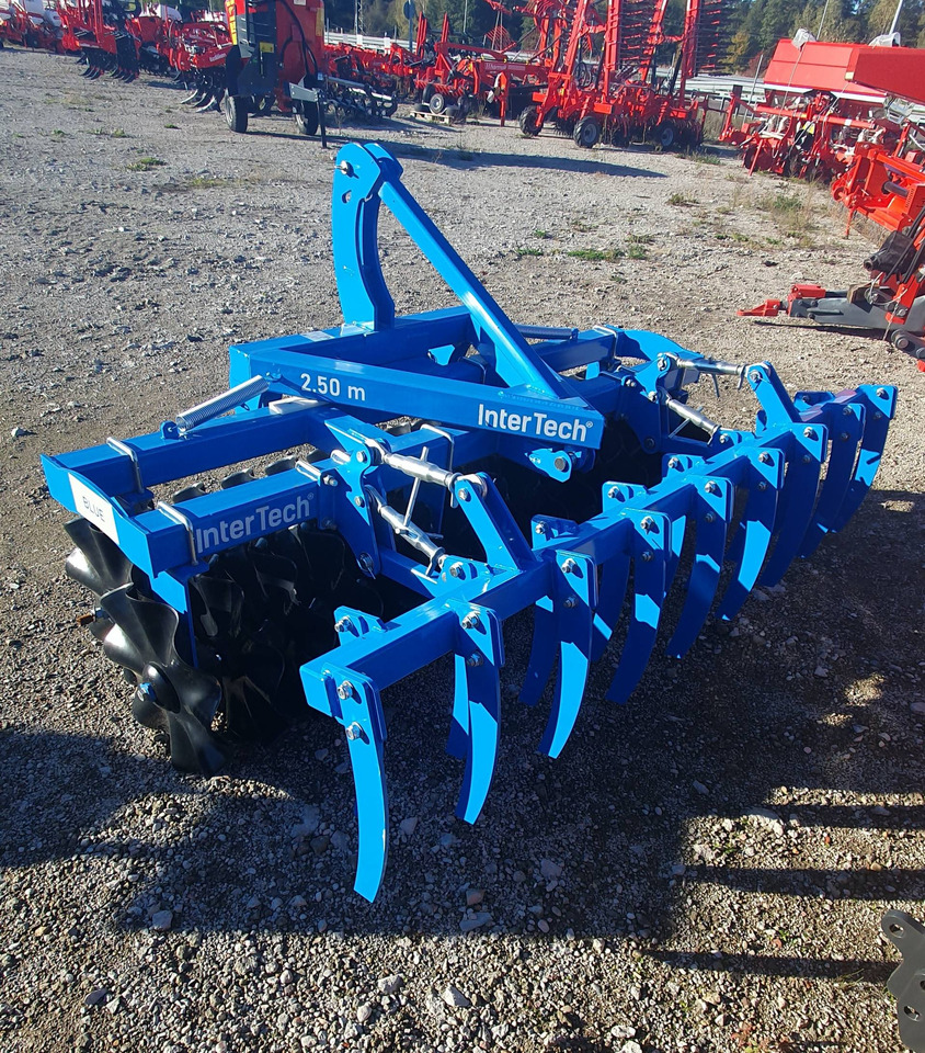 Inter-Tech front disc aggregate 2,5m with teeth drag - Cover crop: photos 2 Inter-Tech front disc aggregate 2,5m with teeth drag - Cover crop: photos 2