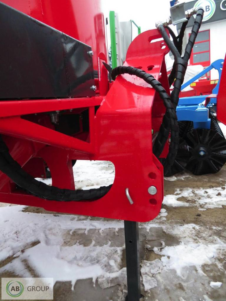 MCMS Warka straw spreader RS-16/B - Pailleuse: photos 3 MCMS Warka straw spreader RS-16/B - Pailleuse: photos 3