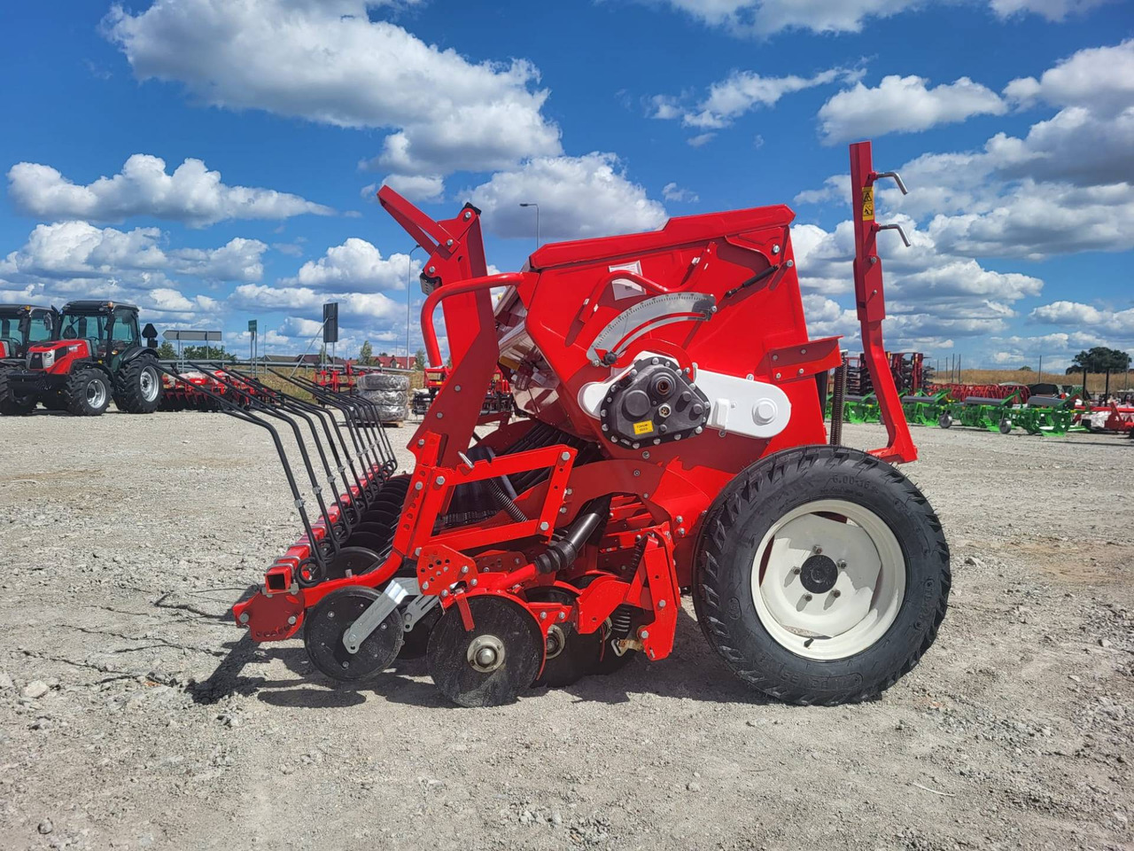 Ozdoken mechanical seed drill Pertum-S 300 - double-disc - on stock - Semoir: photos 2 Ozdoken mechanical seed drill Pertum-S 300 - double-disc - on stock - Semoir: photos 2