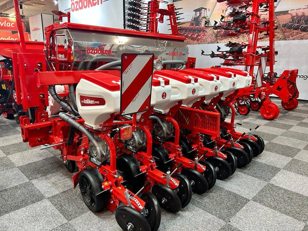 Six-row pneumatic precision seeder with depth fertilization Ozdoken VPKT-DG6 - Semoir monograine: photos 2 Six-row pneumatic precision seeder with depth fertilization Ozdoken VPKT-DG6 - Semoir monograine: photos 2