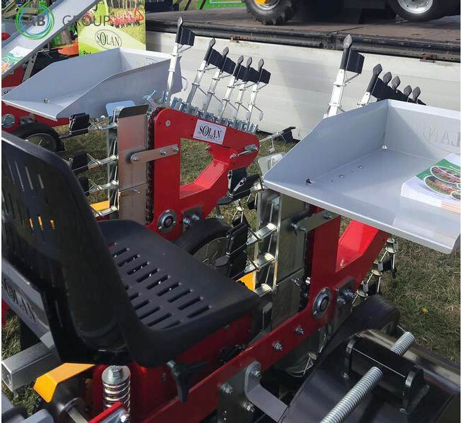 Solan Semi automatic finger planter 2 rows/Plantad - Planteuse de pommes de terre: photos 1 Solan Semi automatic finger planter 2 rows/Plantad - Planteuse de pommes de terre: photos 1