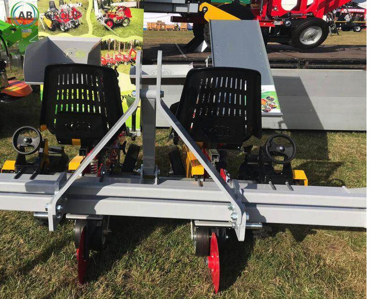 Solan Semi automatic finger planter 2rows/Greiferpflanz - Planteuse de pommes de terre: photos 2 Solan Semi automatic finger planter 2rows/Greiferpflanz - Planteuse de pommes de terre: photos 2