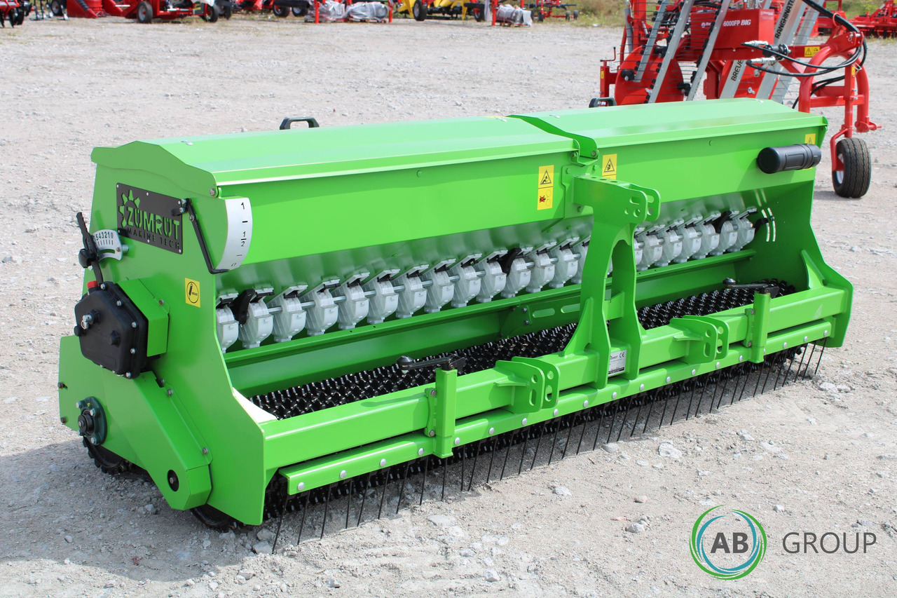 Zumrut S-3000 grass seeder - Semoir: photos 1 Zumrut S-3000 grass seeder - Semoir: photos 1