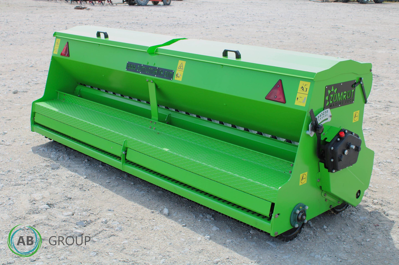 Zumrut S-3000 grass seeder, demo version - Semoir: photos 4 Zumrut S-3000 grass seeder, demo version - Semoir: photos 4