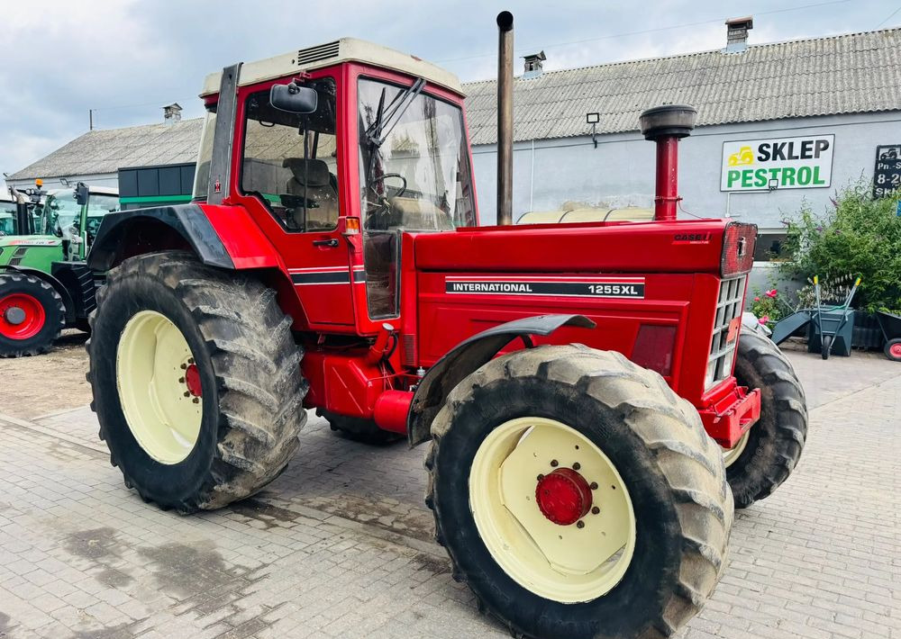 Case IH 1255 XL - Tracteur agricole: photos 5 Case IH 1255 XL - Tracteur agricole: photos 5