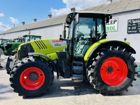 Tracteur agricole Claas ARION 620: photos 9