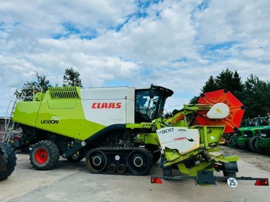 Claas LEXION 750 - Moissonneuse-batteuse: photos 4 Claas LEXION 750 - Moissonneuse-batteuse: photos 4