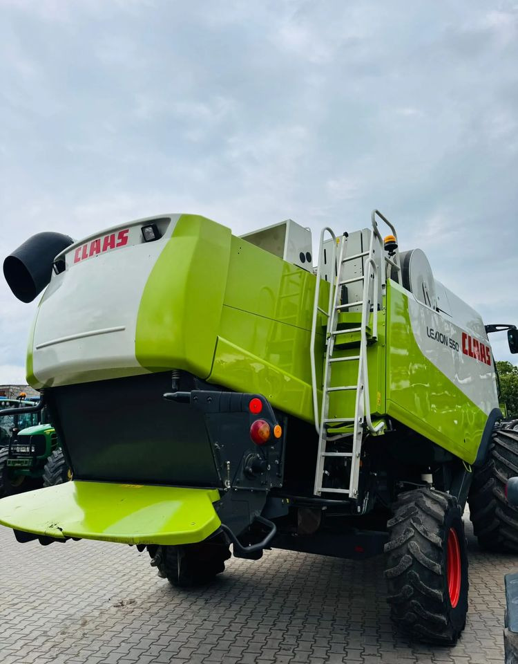 Moissonneuse-batteuse Claas Lexion 550: photos 14