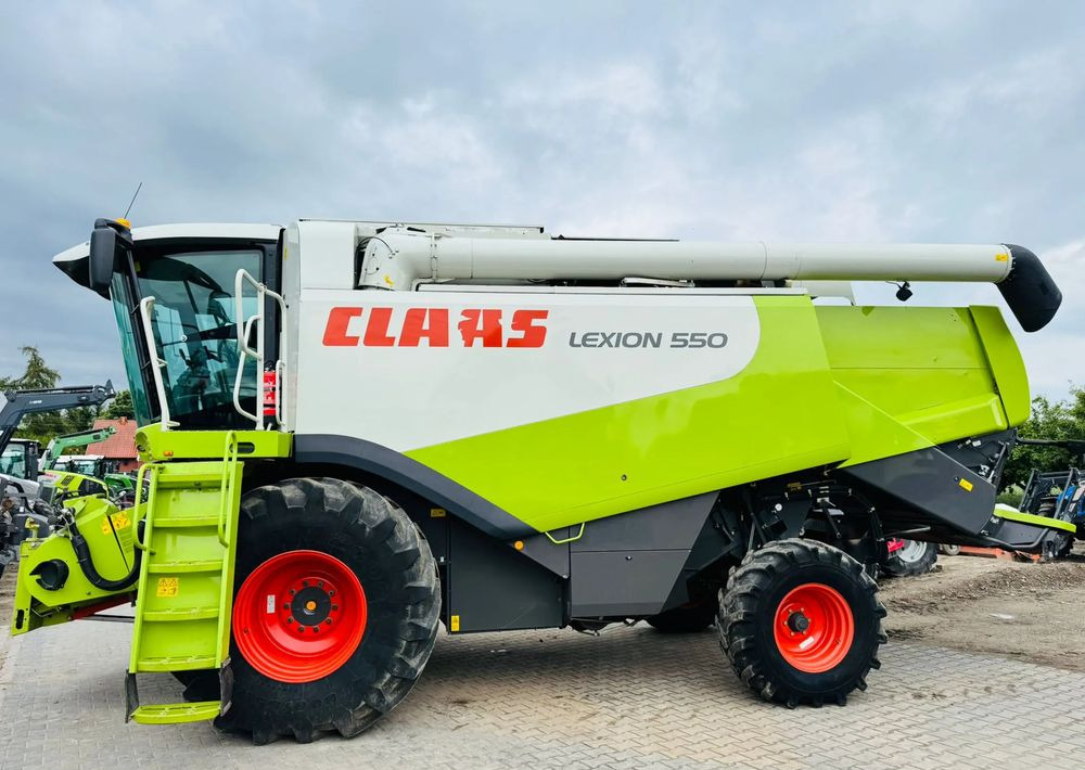 Moissonneuse-batteuse Claas Lexion 550: photos 6