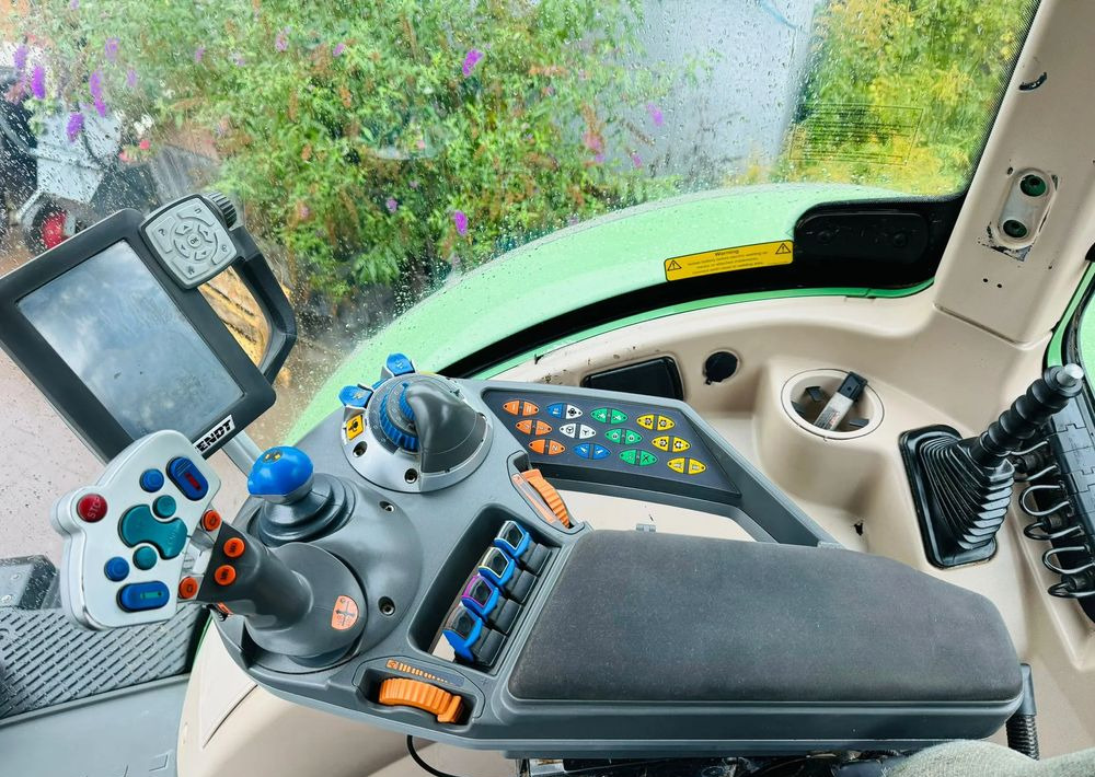 Tracteur agricole Fendt 724 VARIO PROFI: photos 8