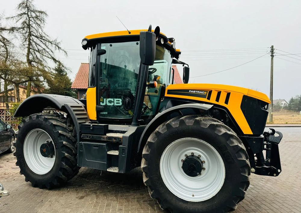 JCB FASTRAC 4220 - Tracteur agricole: photos 4 JCB FASTRAC 4220 - Tracteur agricole: photos 4