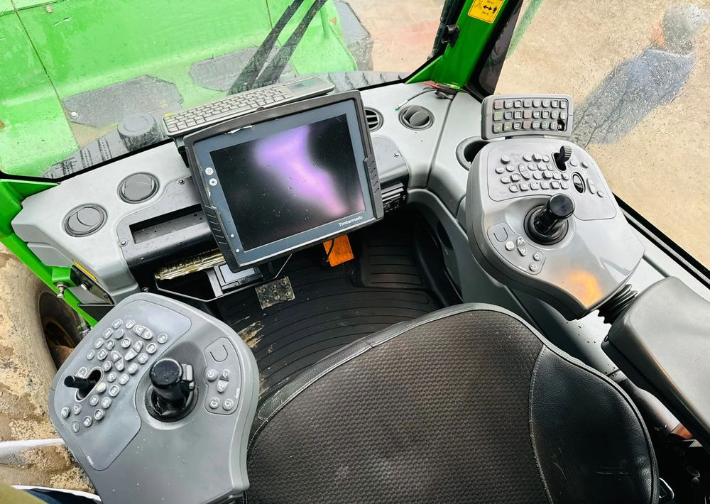 Porteur John Deere 1910E: photos 15 Porteur John Deere 1910E: photos 15