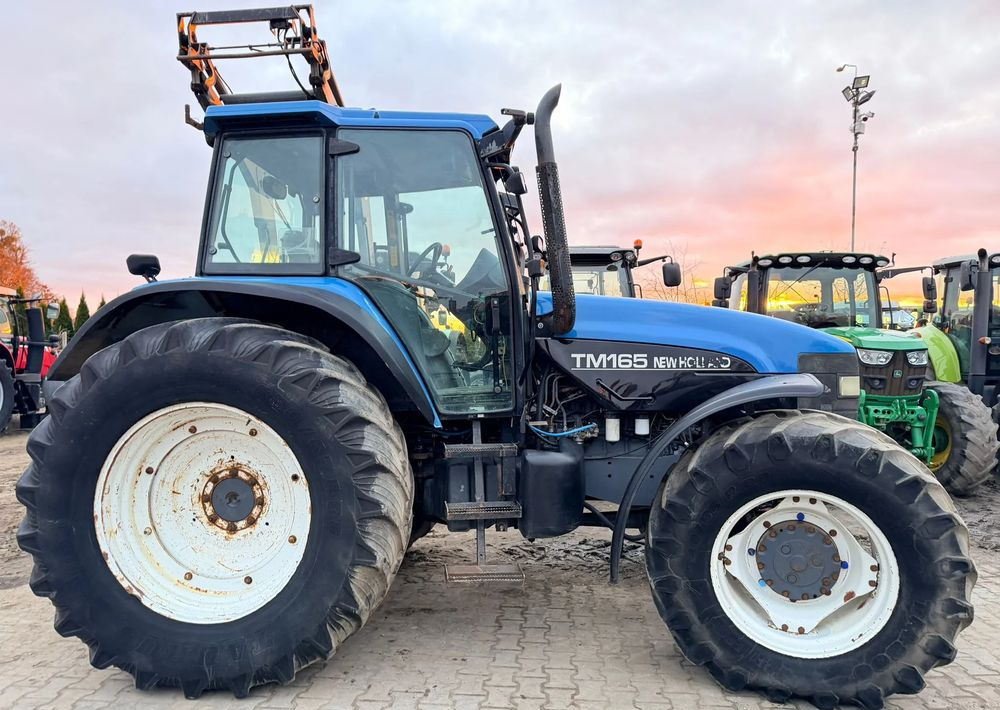 New Holland 8360 - Tracteur agricole: photos 1 New Holland 8360 - Tracteur agricole: photos 1