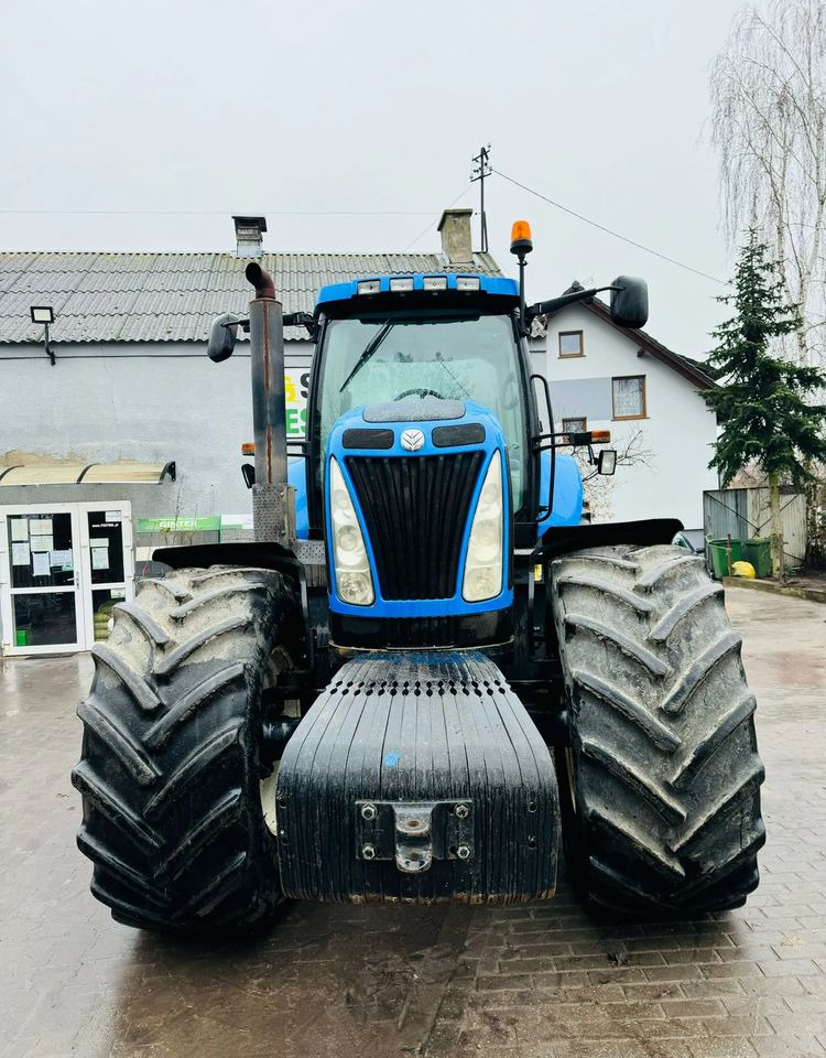New Holland T8020 - Tracteur agricole: photos 5 New Holland T8020 - Tracteur agricole: photos 5