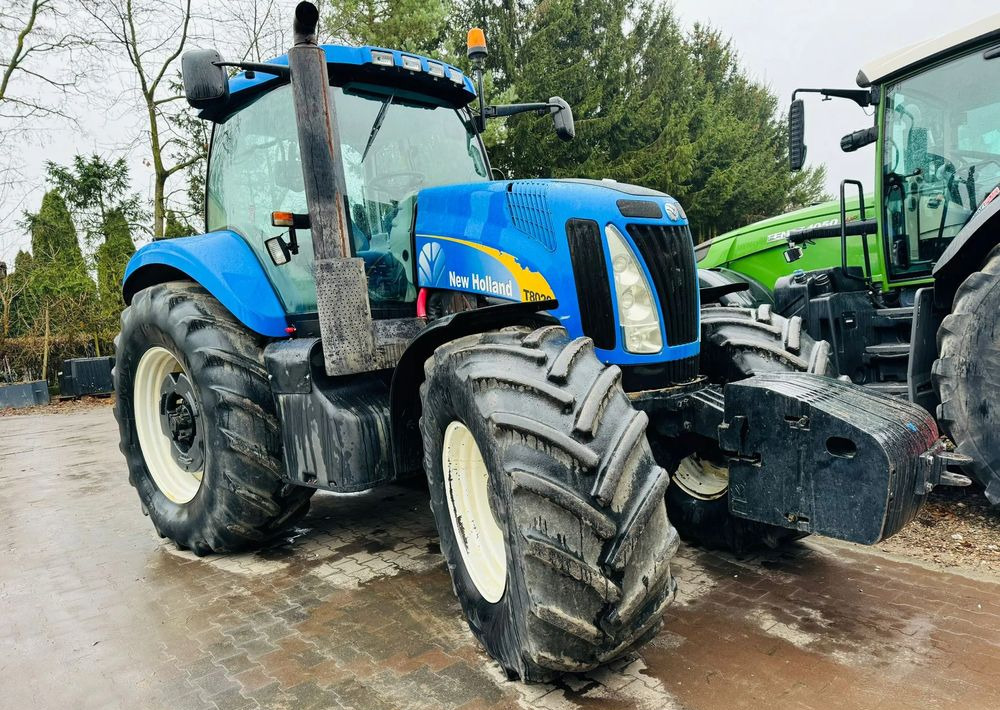 New Holland T8020 - Tracteur agricole: photos 3 New Holland T8020 - Tracteur agricole: photos 3