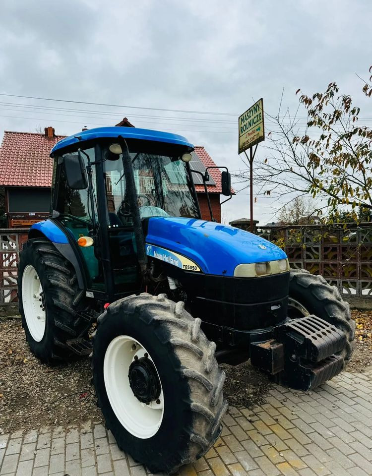 New Holland TD5050 - Tracteur agricole: photos 1 New Holland TD5050 - Tracteur agricole: photos 1