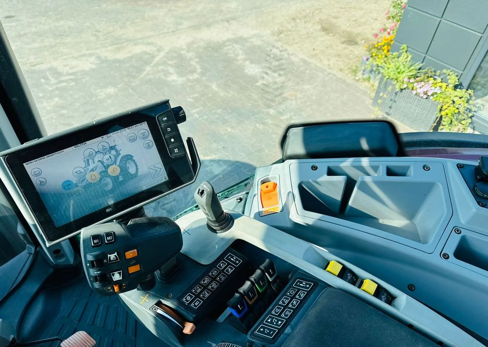 Tracteur agricole Valtra T174 Versu: photos 12