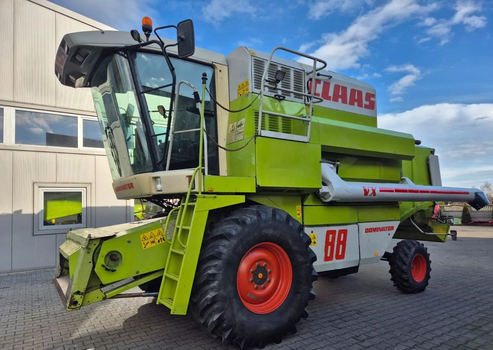 Claas Dominator VX 88 - Moissonneuse-batteuse: photos 5 Claas Dominator VX 88 - Moissonneuse-batteuse: photos 5