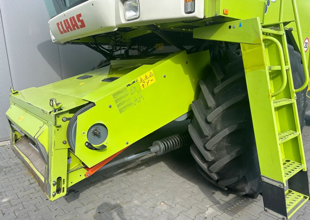 Claas Mega 360 - Moissonneuse-batteuse: photos 3 Claas Mega 360 - Moissonneuse-batteuse: photos 3