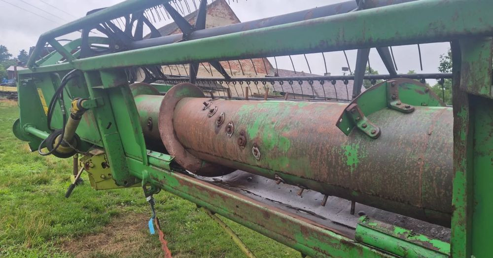 John Deere 922 - Moissoneuse: photos 3 John Deere 922 - Moissoneuse: photos 3