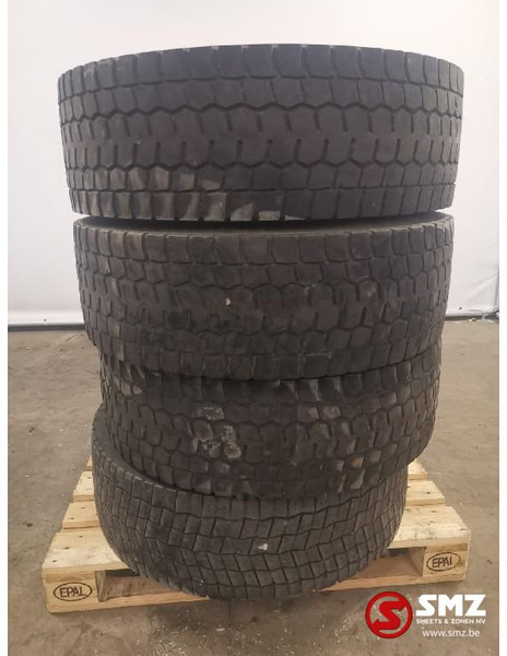Bridgestone Occ Band 315/70r22.5 Bridgestone - Pneu pour Camion: photos 2 Bridgestone Occ Band 315/70r22.5 Bridgestone - Pneu pour Camion: photos 2