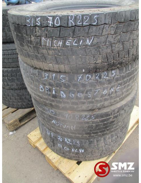 Bridgestone Occ Band 315/70r22.5 Bridgestone - Pneu pour Camion: photos 1 Bridgestone Occ Band 315/70r22.5 Bridgestone - Pneu pour Camion: photos 1