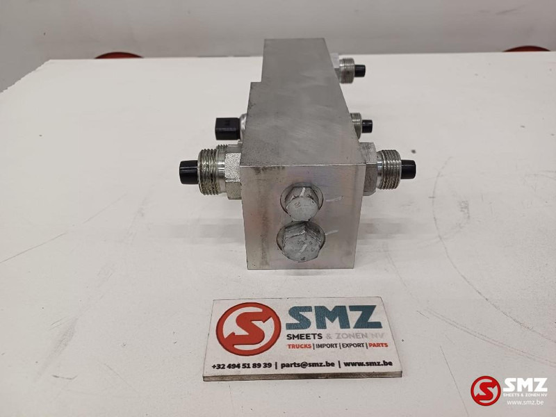 Caterpillar Hydraulic block Caterpillar - Hydraulique pour Camion: photos 3 Caterpillar Hydraulic block Caterpillar - Hydraulique pour Camion: photos 3