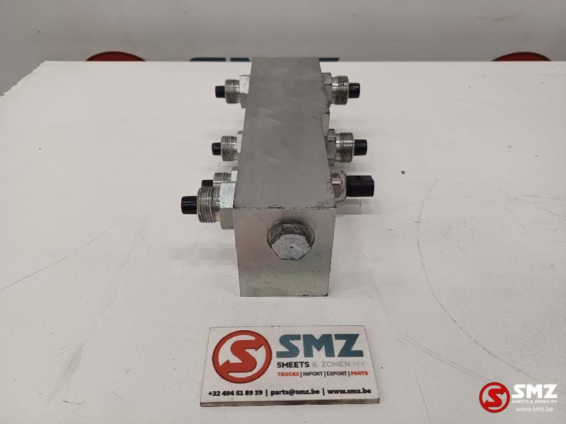 Caterpillar Hydraulic block Caterpillar - Hydraulique pour Camion: photos 4 Caterpillar Hydraulic block Caterpillar - Hydraulique pour Camion: photos 4