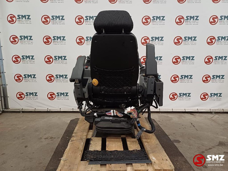 Caterpillar Seat complete Caterpillar - Cabine et intérieur pour Matériel de manutention: photos 2 Caterpillar Seat complete Caterpillar - Cabine et intérieur pour Matériel de manutention: photos 2