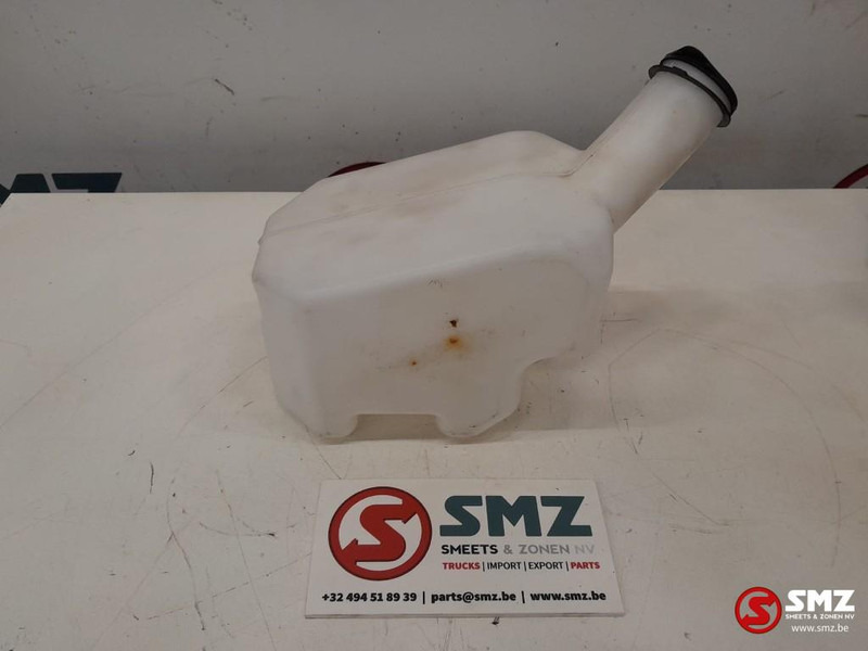 Caterpillar Window washer tank Caterpillar - Essuie-glace pour Matériel de manutention: photos 2 Caterpillar Window washer tank Caterpillar - Essuie-glace pour Matériel de manutention: photos 2