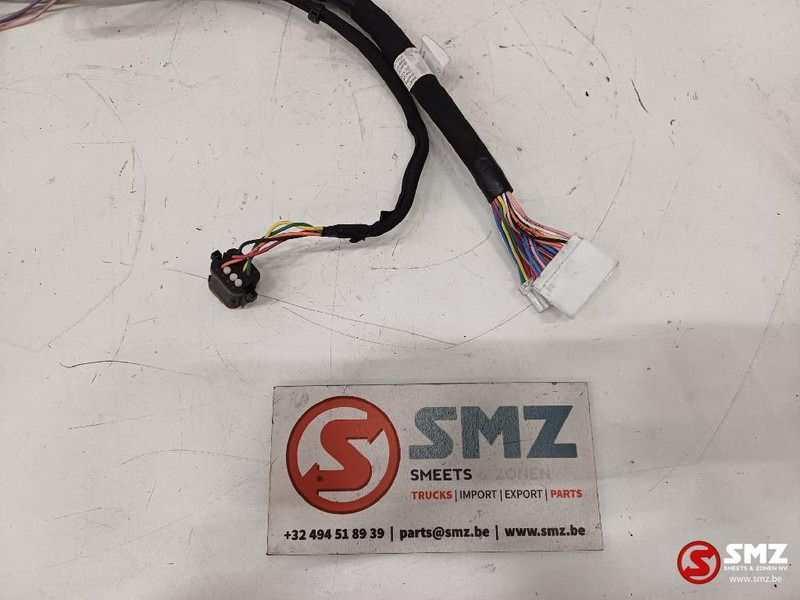 Caterpillar Wiring harness left hand console Caterpillar - Câble/ Fil pour Camion: photos 2 Caterpillar Wiring harness left hand console Caterpillar - Câble/ Fil pour Camion: photos 2