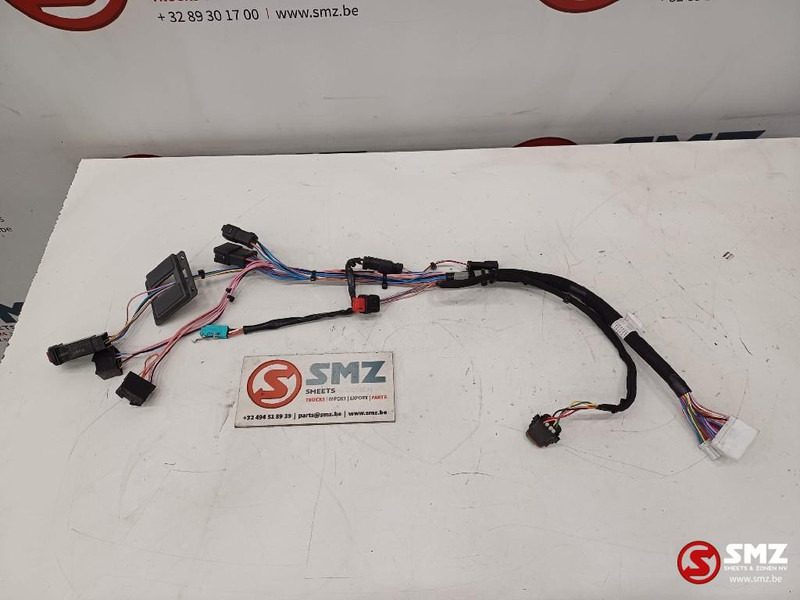 Caterpillar Wiring harness left hand console Caterpillar - Câble/ Fil pour Camion: photos 1 Caterpillar Wiring harness left hand console Caterpillar - Câble/ Fil pour Camion: photos 1