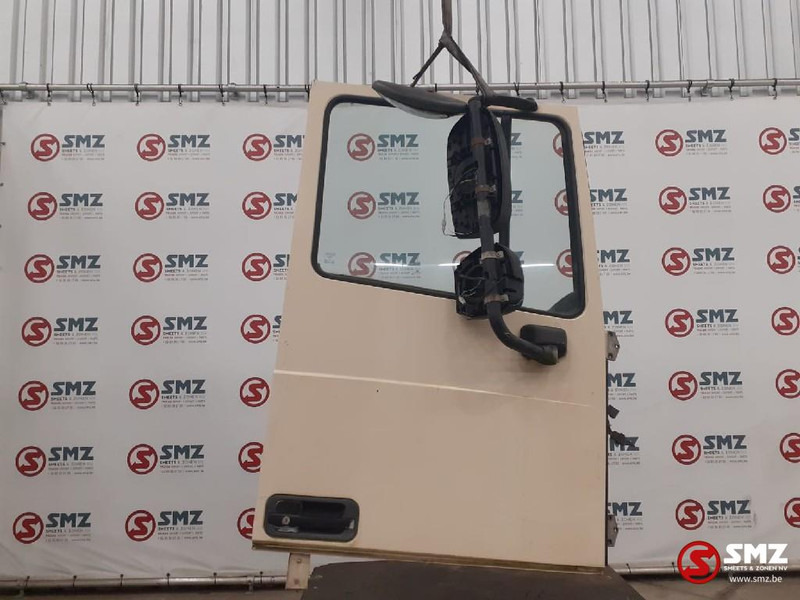 DAF Occ deur rechts DAF - Portière et pièces pour Camion: photos 1 DAF Occ deur rechts DAF - Portière et pièces pour Camion: photos 1