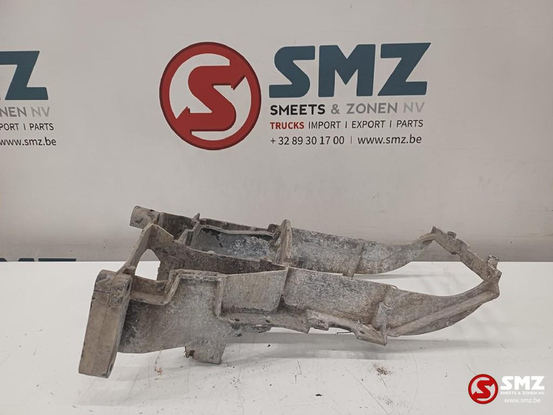 DAF Occ koplampsteun rechts DAF - Feu avant pour Camion: photos 2 DAF Occ koplampsteun rechts DAF - Feu avant pour Camion: photos 2