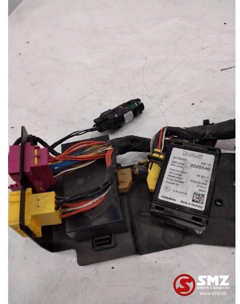 DAF Occ regeleenheid + omvormer 24V-12 V 20A Daf XF106 - Bloc de gestion pour Camion: photos 2 DAF Occ regeleenheid + omvormer 24V-12 V 20A Daf XF106 - Bloc de gestion pour Camion: photos 2