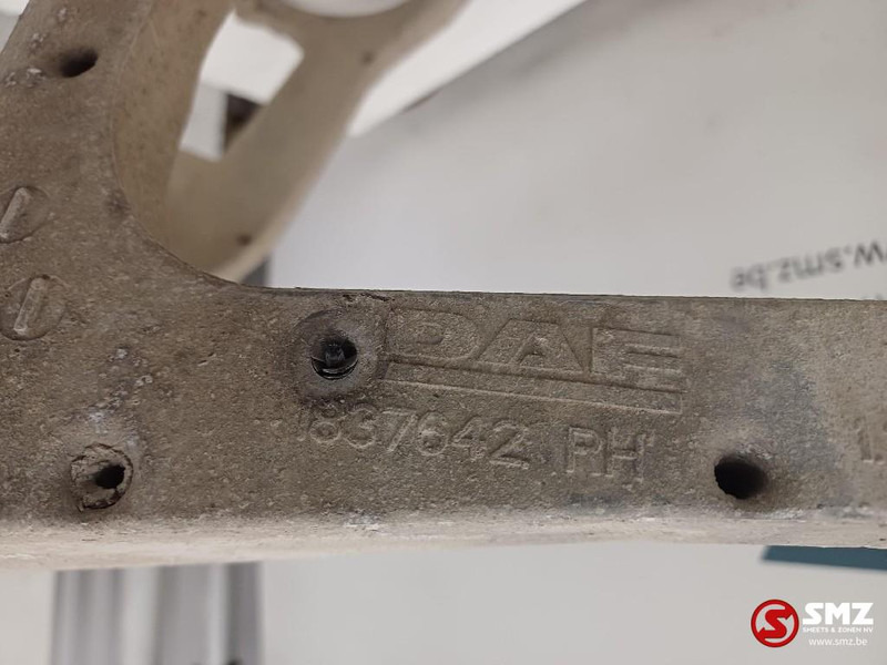 DAF Occ set koplamphouders L/R DAF - Feu avant pour Camion: photos 3 DAF Occ set koplamphouders L/R DAF - Feu avant pour Camion: photos 3