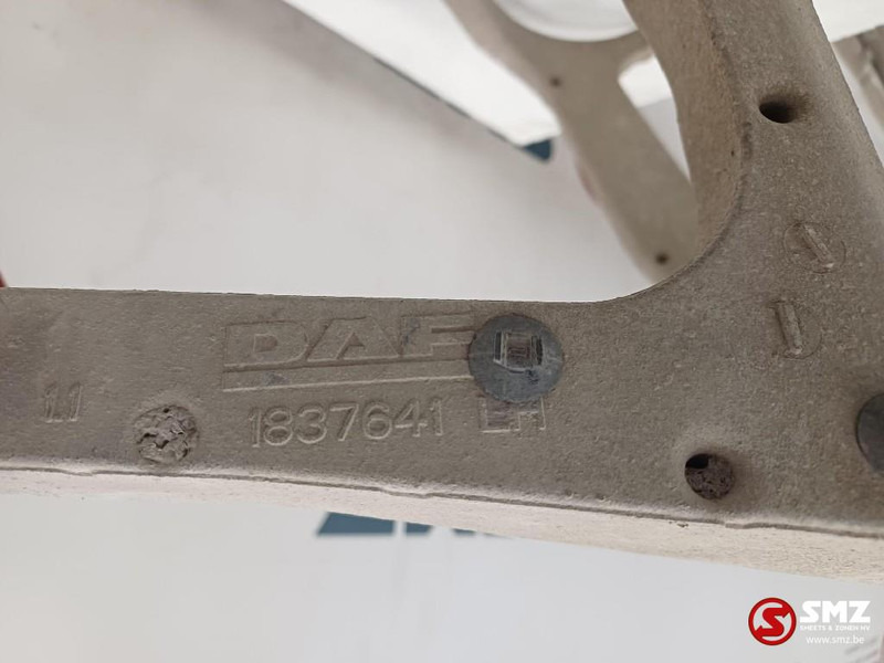 DAF Occ set koplamphouders L/R DAF - Feu avant pour Camion: photos 4 DAF Occ set koplamphouders L/R DAF - Feu avant pour Camion: photos 4