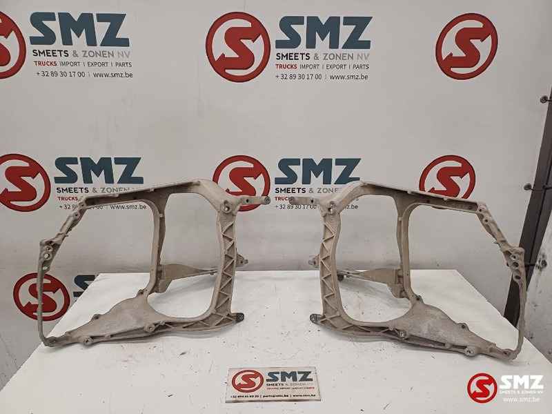 DAF Occ set koplamphouders L/R DAF - Feu avant pour Camion: photos 1 DAF Occ set koplamphouders L/R DAF - Feu avant pour Camion: photos 1