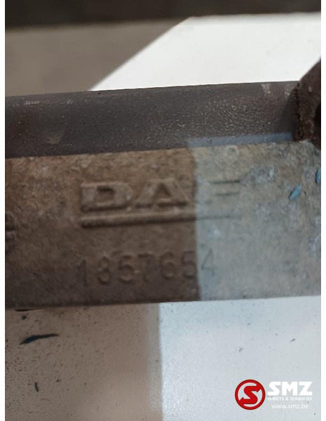 DAF Occ voordwarsligger + opstaptredes L/R DAF - Pare-chocs pour Camion: photos 3 DAF Occ voordwarsligger + opstaptredes L/R DAF - Pare-chocs pour Camion: photos 3