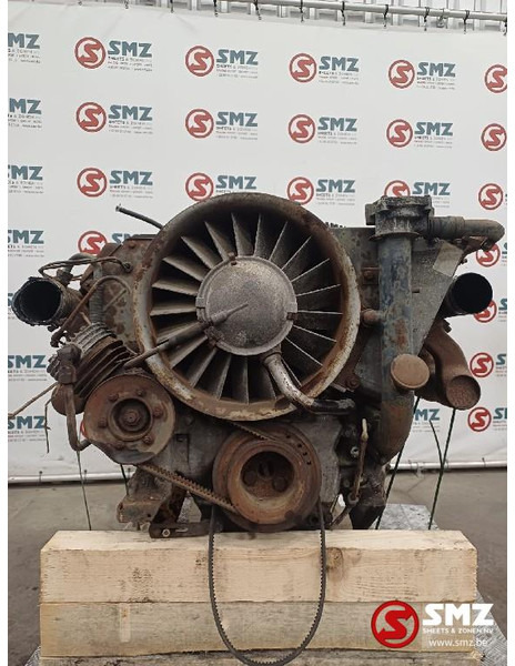 Deutz Occ motor F6L413V Deutz + versnellingsbak AK6-80-5 - Moteur pour Camion: photos 3 Deutz Occ motor F6L413V Deutz + versnellingsbak AK6-80-5 - Moteur pour Camion: photos 3