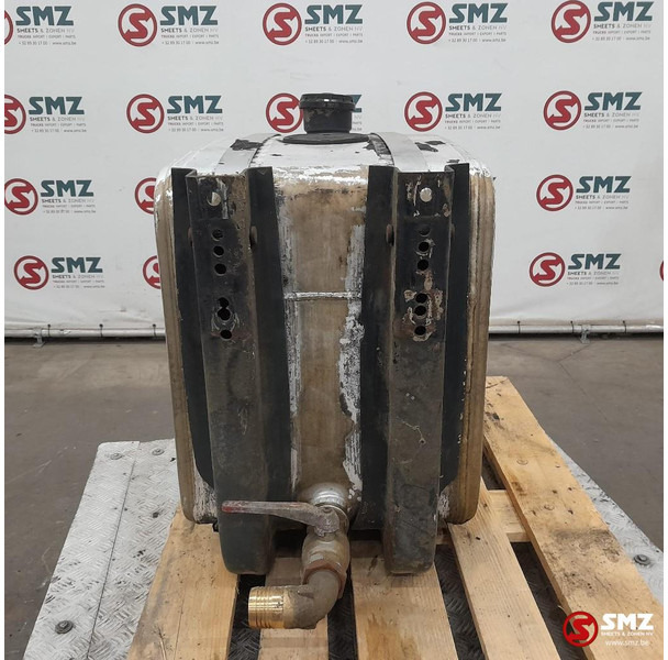 Diversen Occ hydraulische tank 200L OMFB - Réservoir hydraulique pour Camion: photos 2 Diversen Occ hydraulische tank 200L OMFB - Réservoir hydraulique pour Camion: photos 2
