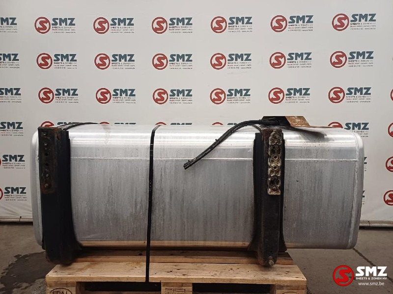 Iveco Occ brandstoftank 600L Iveco - Réservoir de carburant pour Camion: photos 2 Iveco Occ brandstoftank 600L Iveco - Réservoir de carburant pour Camion: photos 2