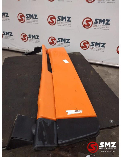 Iveco Occ cabinespoiler links Iveco - Aérodynamique/ Spoilers pour Camion: photos 2 Iveco Occ cabinespoiler links Iveco - Aérodynamique/ Spoilers pour Camion: photos 2