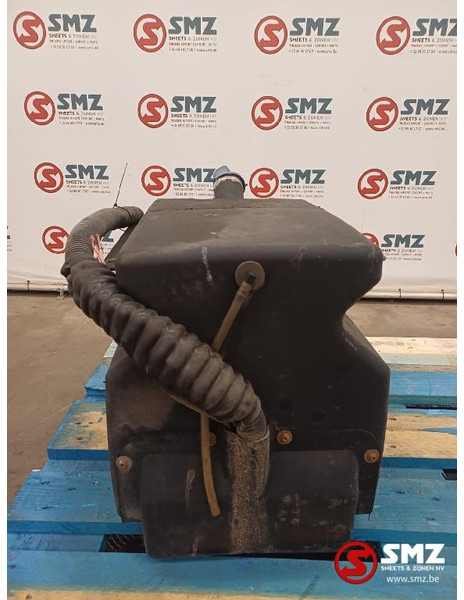 MAN Occ AdBluetank 40L MAN - Système de carburant pour Camion: photos 2 MAN Occ AdBluetank 40L MAN - Système de carburant pour Camion: photos 2