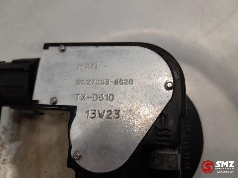 MAN Occ brandstoftank 600L + brandstofniveausensor MAN - Réservoir de carburant pour Camion: photos 5 MAN Occ brandstoftank 600L + brandstofniveausensor MAN - Réservoir de carburant pour Camion: photos 5