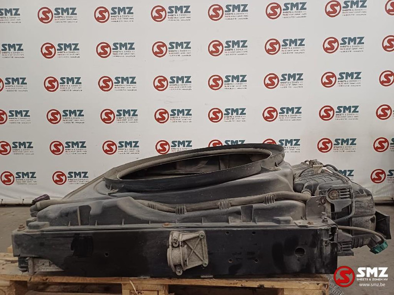 MAN Occ radiator + expansievat MAN - Radiateur pour Camion: photos 3 MAN Occ radiator + expansievat MAN - Radiateur pour Camion: photos 3