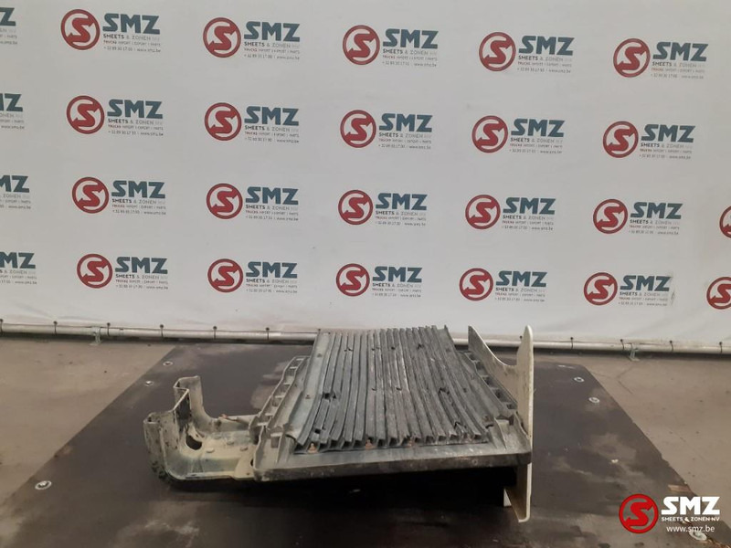 MAN Occ spatbord vooraan rechts + spatbordhouder MAN - Carrosserie et extérieur pour Camion: photos 4 MAN Occ spatbord vooraan rechts + spatbordhouder MAN - Carrosserie et extérieur pour Camion: photos 4